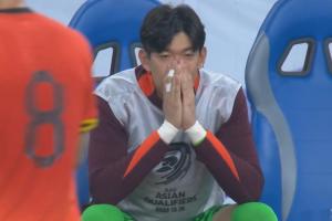 导播很懂！王大雷黄油手后甩手苦笑摇头，伊万摸眼角，颜骏凌捂嘴